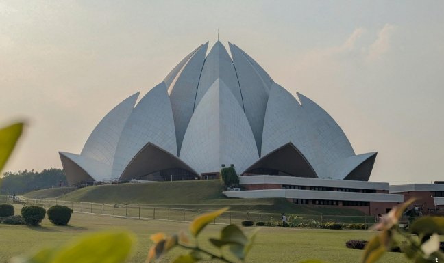 private-full-day-guided-tour-of-old-new-delhi-highlights-with-luxury-car